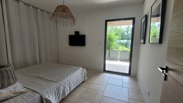 3 Schlafzimmer, BĂŒgeleisen/BĂŒgelbrett, WLAN, BettwĂ€sche