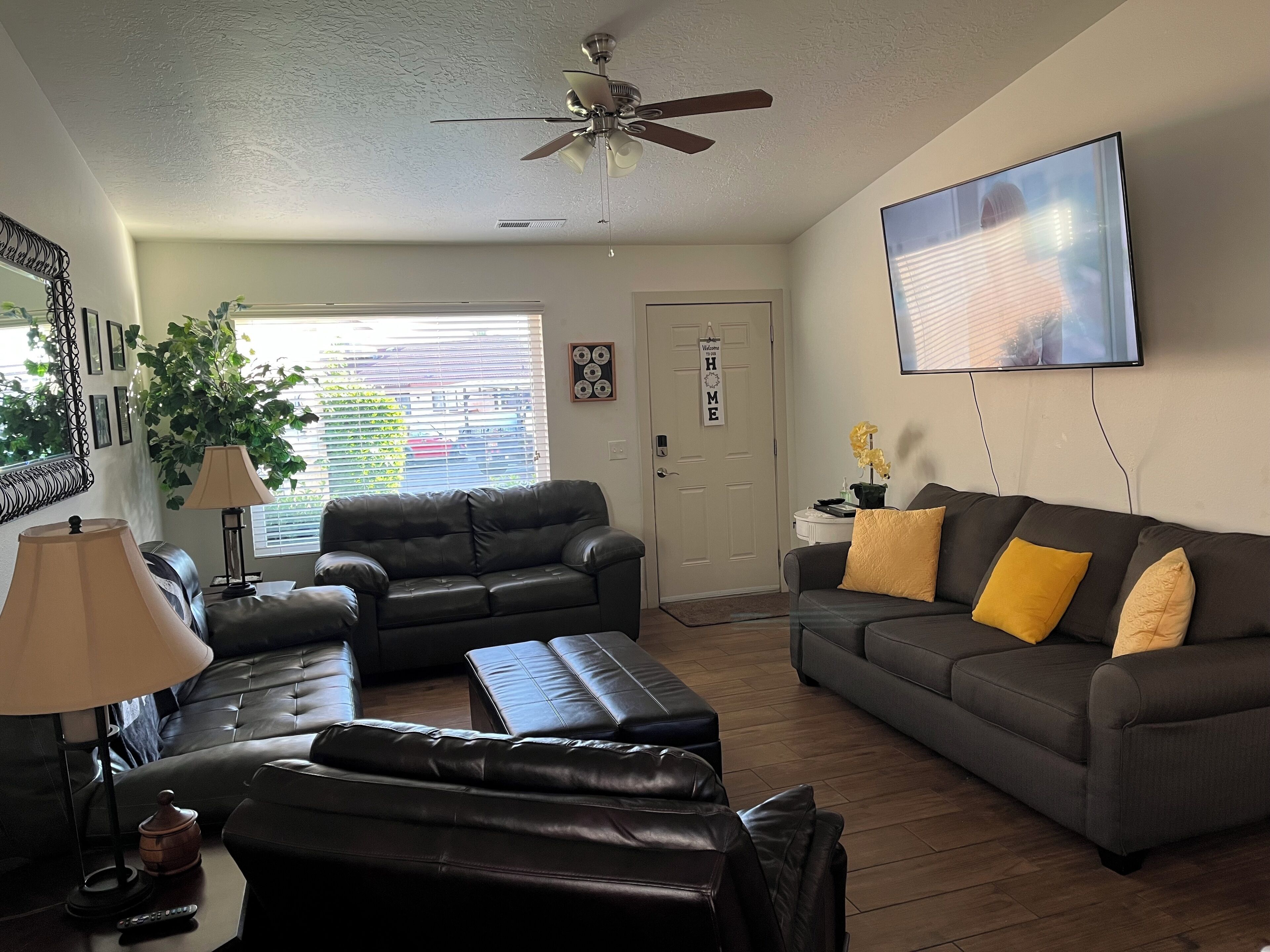 Smart-TV, DVD-Player, Stereoanlage