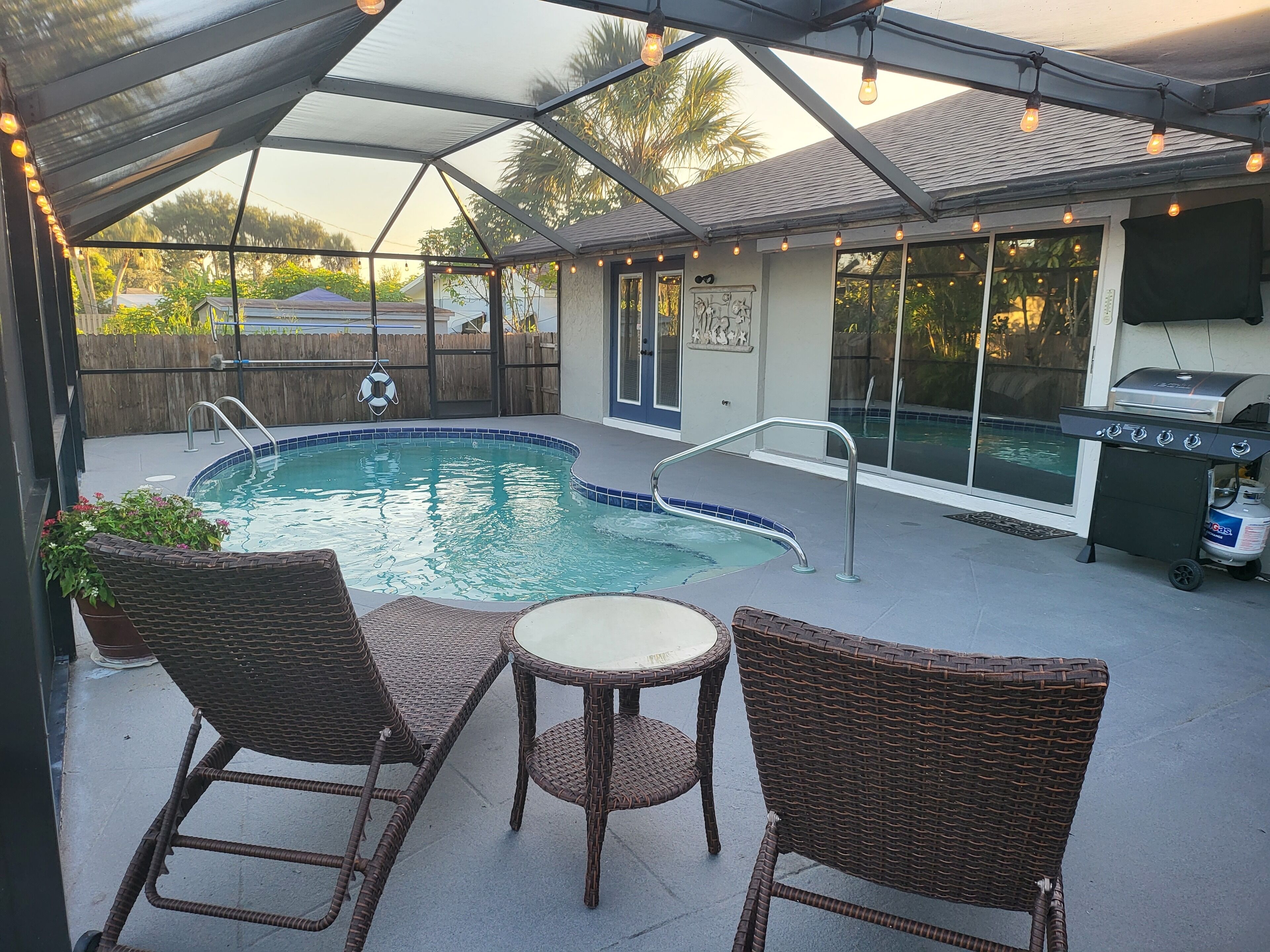 DOWNTOWN BONITA SPRINGS POOL HOME WITH GOLF CART!