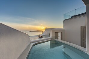 Unique View Suite with Plunge Pool | Jetted tub