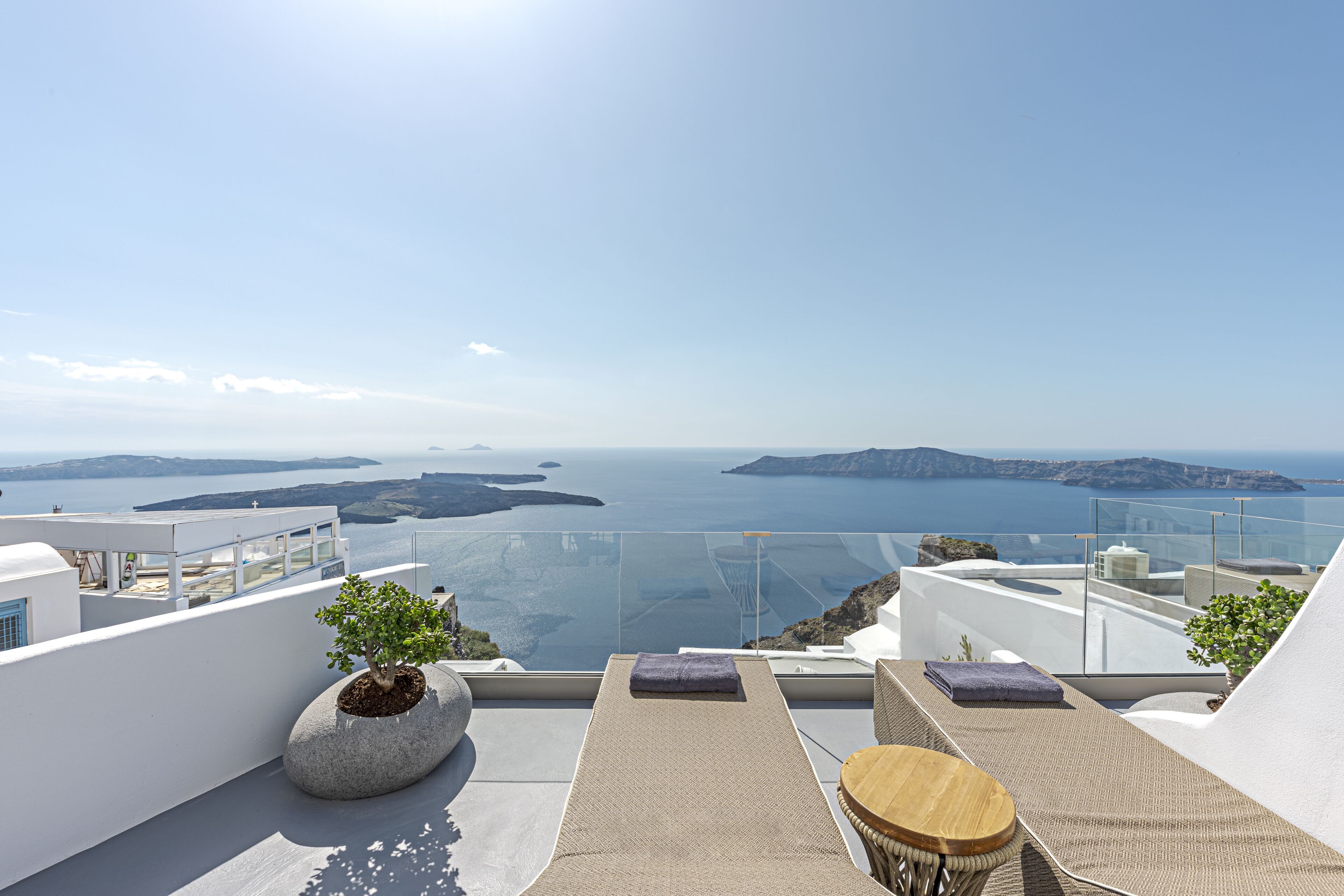 Unique View Suite with Plunge Pool | Utsikt fra balkong