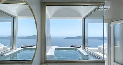 Kaleidoscope Imerovigli Suites