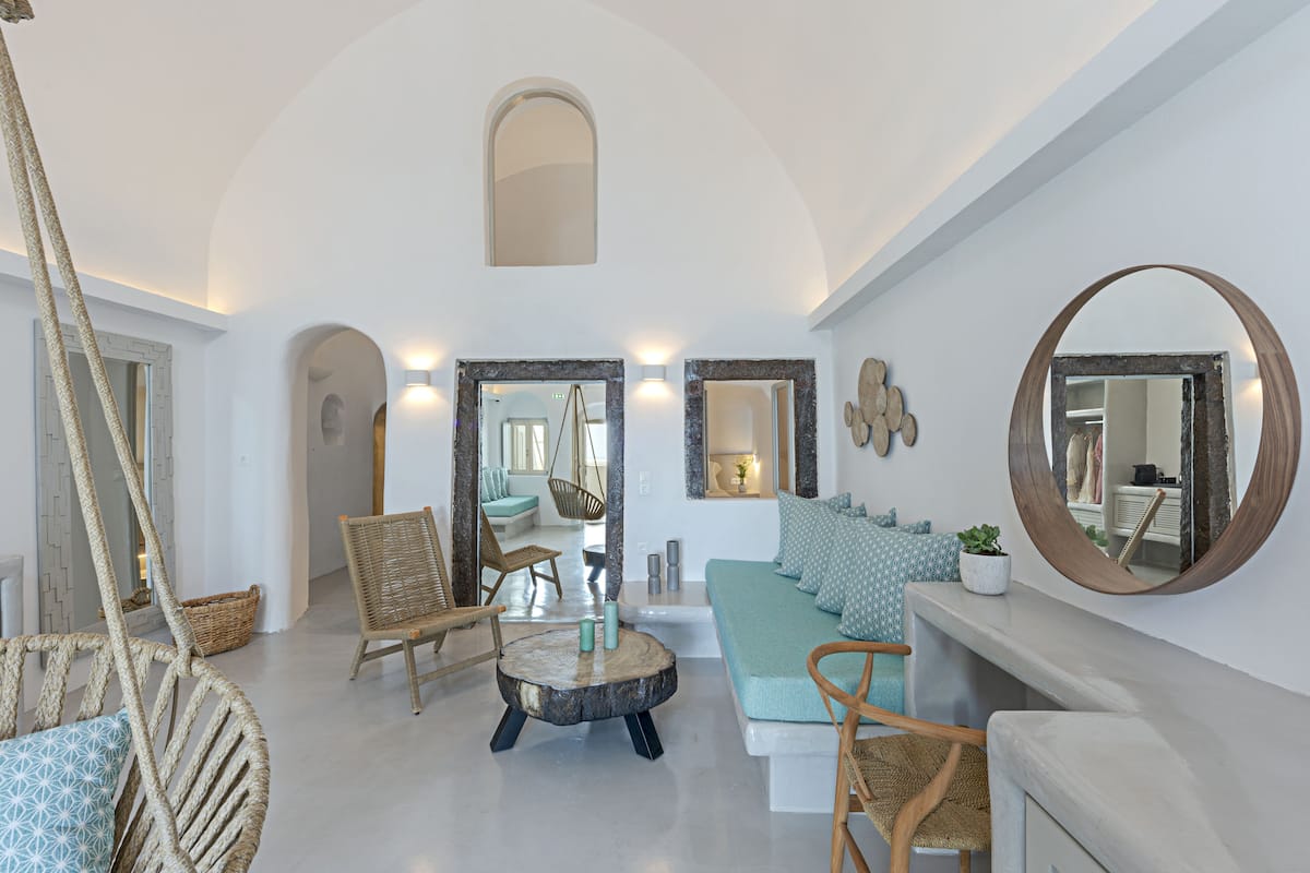 Unique View Suite with Plunge Pool | 1 bedroom, in-room safe, soundproofing, iron/ironing board
