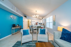 Smart TV, ping pong, books - Panama City Beach Summer Retreat | 8 Guests | Pets (Panama City Beach)