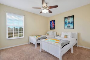 7 makuuhuonetta, silitysrauta/-lauta, vauvan matkasänky, Wi-Fi