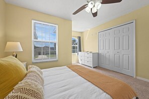 6 bedrooms, desk, iron/ironing board, travel cot