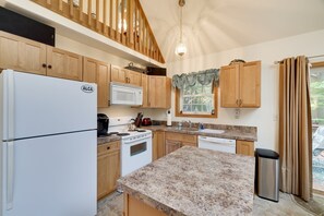 冰箱、微波炉、烤箱、炉灶