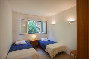 2 bedrooms, WiFi, bed sheets