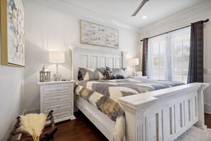 4 bedrooms, desk, iron/ironing board, WiFi