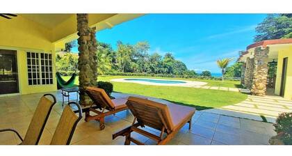 Exceptional Beach Villa on the Pacific Coast