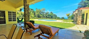 Exceptional Beach Villa on the Pacific Coast