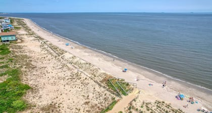 "STEPS TO SAND - Two Cottage Classic Gem Retreat"