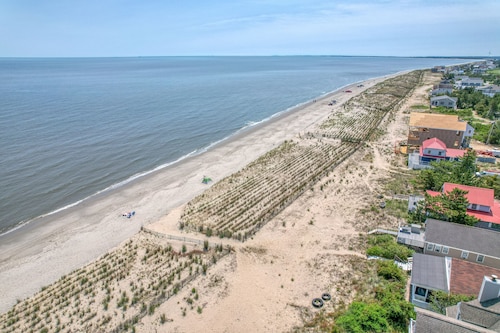 "STEPS TO SAND - Two Cottage Classic Gem Retreat"