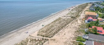 "STEPS TO SAND - Two Cottage Classic Gem Retreat"