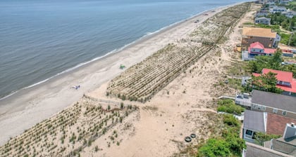 "STEPS TO SAND - Two Cottage Classic Gem Retreat"