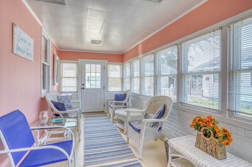 "STEPS TO SAND - Two Cottage Classic Gem Retreat"