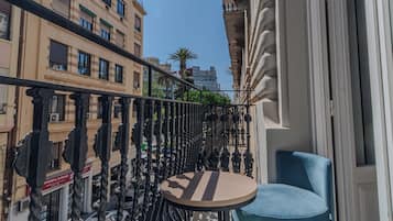 Habitación estándar con 1 cama doble o 2 individuales | 1 dormitorio, edredones de plumas, minibar y caja fuerte