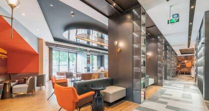 Shanghai Baoshan Changjiang Road Atour Light Residence Hotel