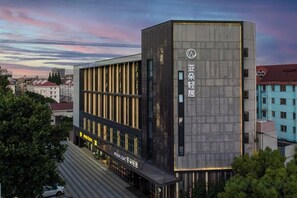 Unclassified image, 2 of 49, button - Shanghai Baoshan Changjiang Road Atour Light Residence Hotel (Shanghai)