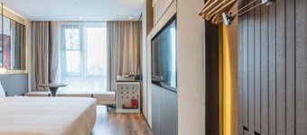 Shanghai Baoshan Changjiang Road Atour Light Residence Hotel