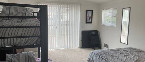 2 bedrooms, desk, iron/ironing board, WiFi