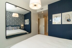 3 bedrooms, in-room safe, iron/ironing board, free WiFi