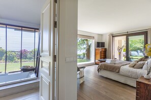 4 quartos, cofres nos quartos, ferros/tábuas de passar roupa