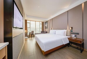 Deluxe Room, 1 King Bed, Non Smoking - Howard Johnson By Wyndham Club Hotel Songshan Lake Dongguan (Dongguan)