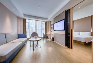 Luxury Suite, 1 King Bed, Non Smoking (Executive) - Howard Johnson By Wyndham Club Hotel Songshan Lake Dongguan (Dongguan)