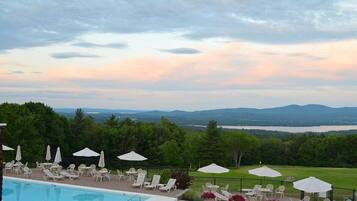 Piscine couverte, piscine extérieure