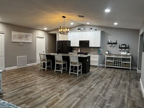 Fridge, microwave, oven, stovetop - Gorgeous waterfront home! (Port Charlotte)