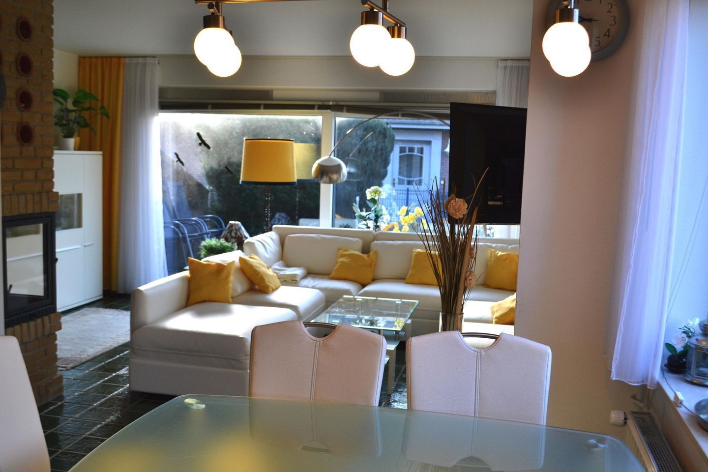 Fernseher, DVD-Player, Stereoanlage