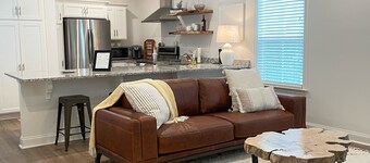 Condo located downtown Aiken that's only a 5-minute walk to the Alley!