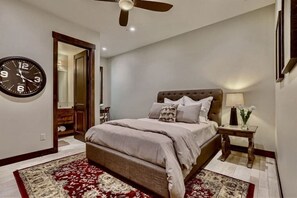 8 bedrooms, desk, iron/ironing board, free WiFi