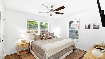 3 chambres, fer et planche à repasser, Wi-Fi gratuit, draps fournis