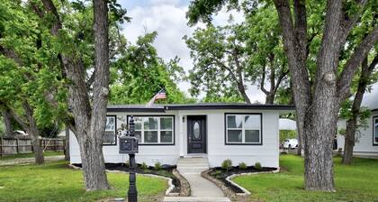 New Braunfels - 2 min walk to Schlitterbahn, walk to River, 2 miles from Gruene!