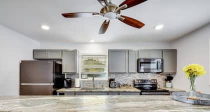 New Braunfels - 2 min walk to Schlitterbahn, walk to River, 2 miles from Gruene!