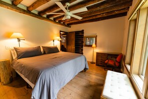 3 bedrooms, desk, free WiFi, bed sheets - Gorgeous Lake House on Little Green Lake (Markesan)