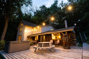 Exterior - Gorgeous Lake House on Little Green Lake (Markesan)