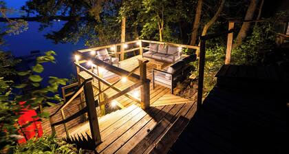 Gorgeous Lake House on Little Green Lake