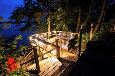 Gorgeous Lake House on Little Green Lake