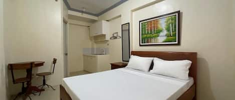 1 bedroom, desk, free WiFi, bed sheets