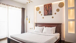 5 Bedrooms Private Villa - Central Modern Private Villa by La San (Siem Reap)