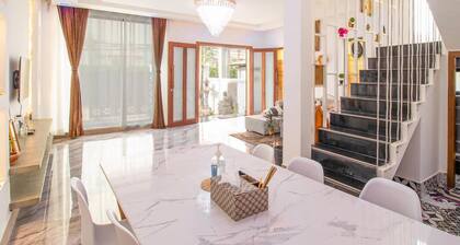 Central Modern Private Villa by La San