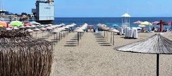 Apartment 300 m from the beach