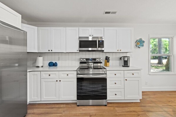 Fridge, microwave, oven, stovetop - 4 bedroom pool home 1 block from the Beach! (Myrtle Beach)
