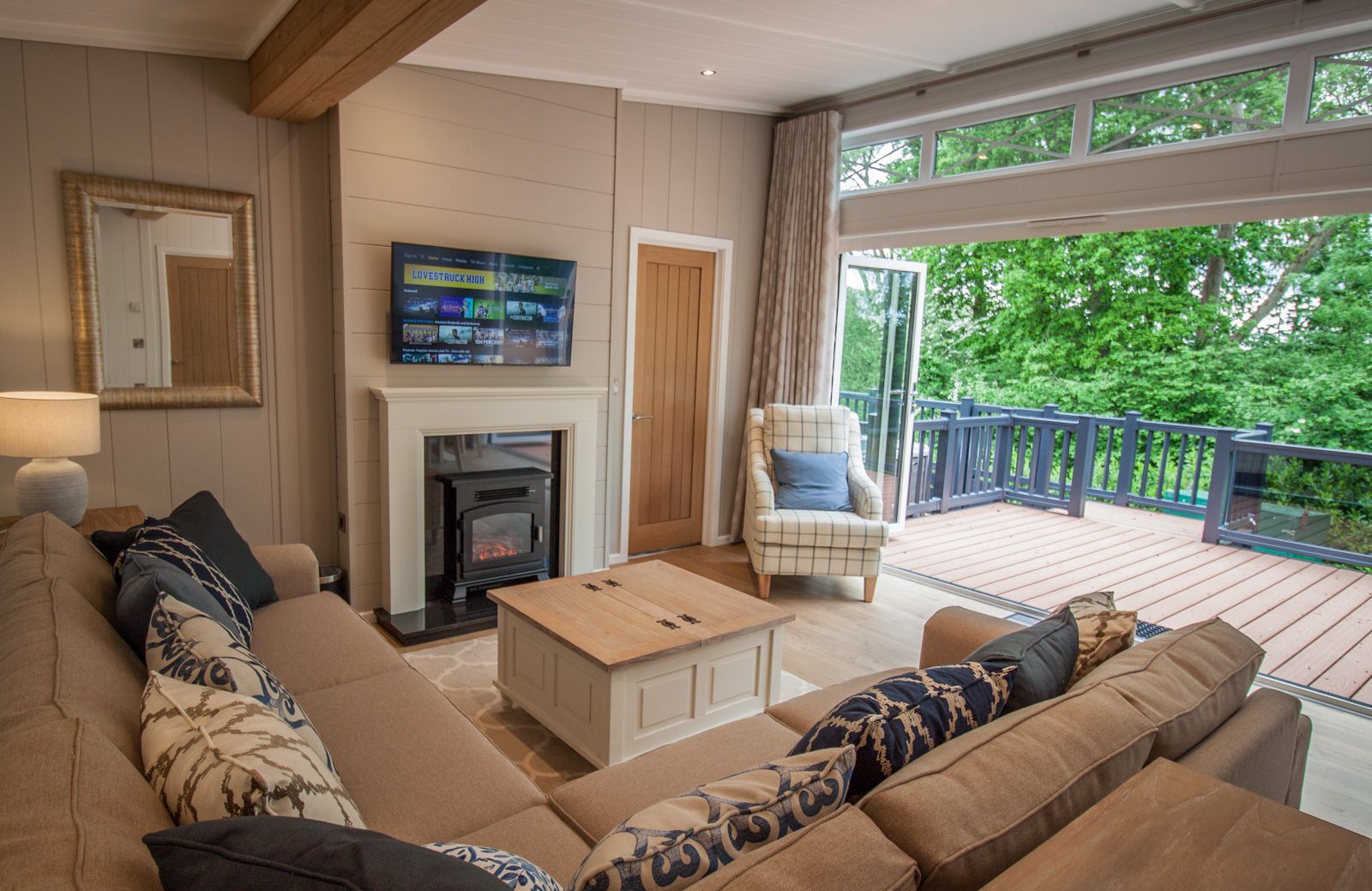 Smart TV, fireplace, video games