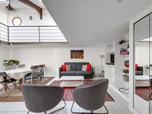Interior - Large luxury Loft for 6 people by Weekome (Paris)