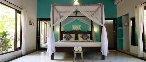 2 عدّة غرف نوم وواي فاي وملاءات أسرّة