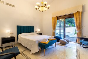 10 bedrooms, iron/ironing board, free WiFi, bed sheets